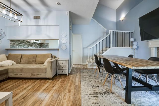 2601 Augusta Drive 26, Houston, TX 77057