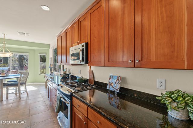 2292 E Skywalker Way, Green Valley, AZ 85614