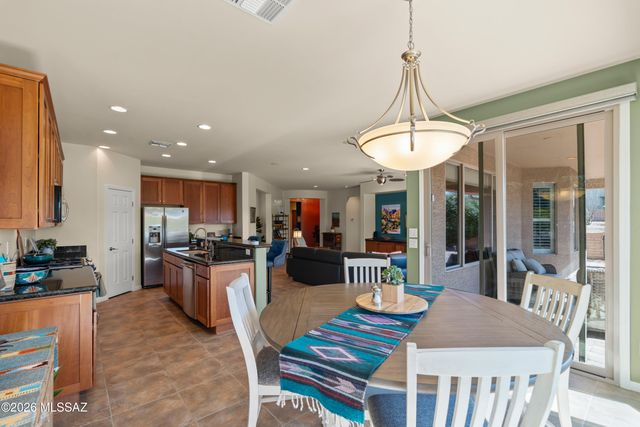 2292 E Skywalker Way, Green Valley, AZ 85614