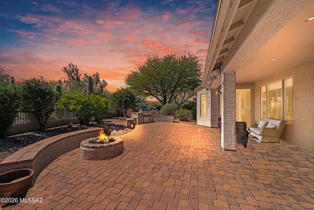 2292 E Skywalker Way, Green Valley, AZ 85614