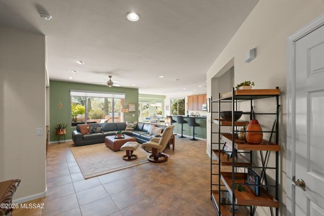 2292 E Skywalker Way, Green Valley, AZ 85614