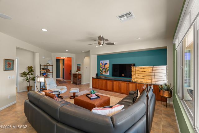 2292 E Skywalker Way, Green Valley, AZ 85614