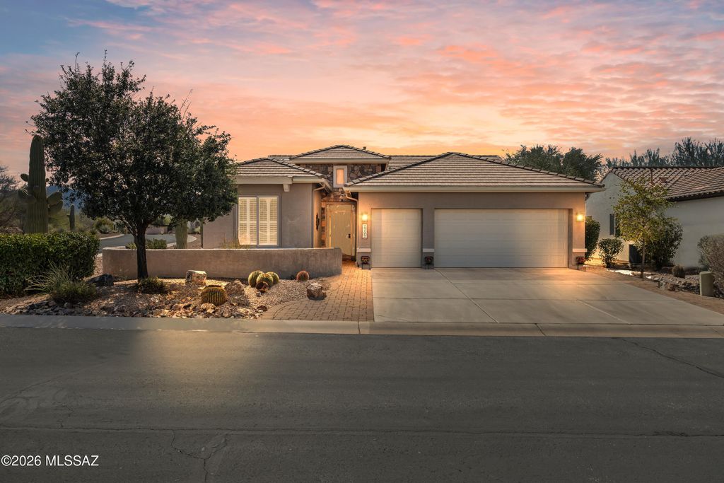 2292 E Skywalker Way, Green Valley, AZ 85614