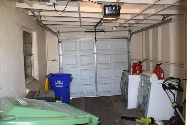 453 S Redford Lane, White Settlement, TX 76108