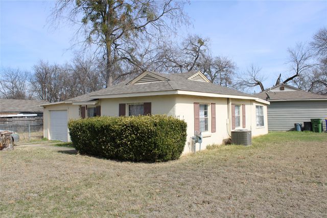 453 S Redford Lane, White Settlement, TX 76108