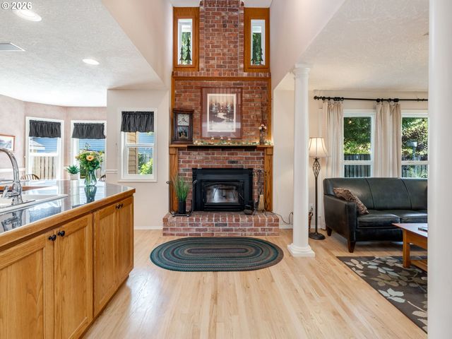 2145 Nw CHRYSTAL Dr, Mc Minnville, OR 97128