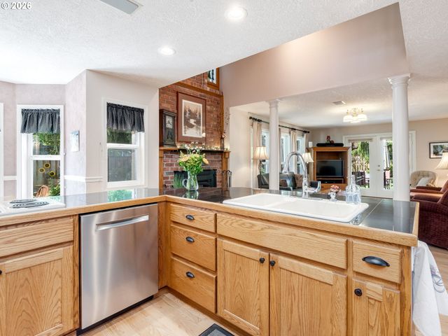 2145 Nw CHRYSTAL Dr, Mc Minnville, OR 97128
