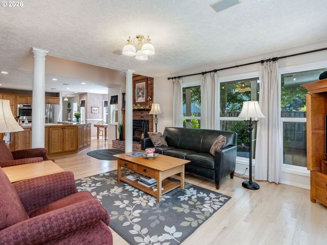 2145 Nw CHRYSTAL Dr, Mc Minnville, OR 97128