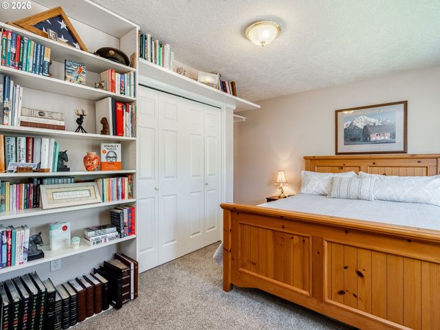 2145 Nw CHRYSTAL Dr, Mc Minnville, OR 97128
