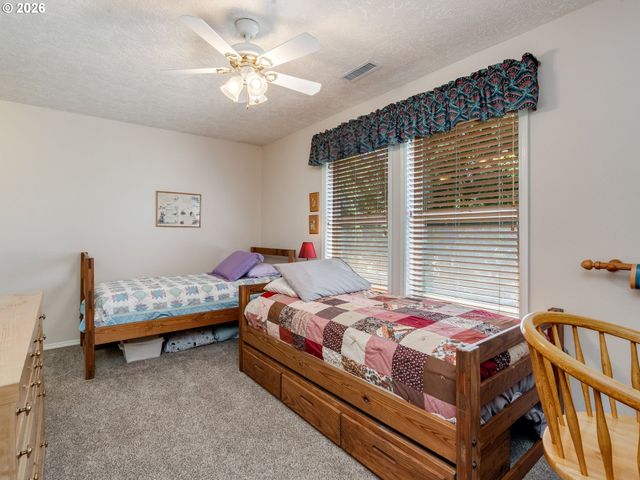 2145 Nw CHRYSTAL Dr, Mc Minnville, OR 97128