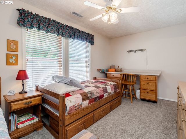 2145 Nw CHRYSTAL Dr, Mc Minnville, OR 97128