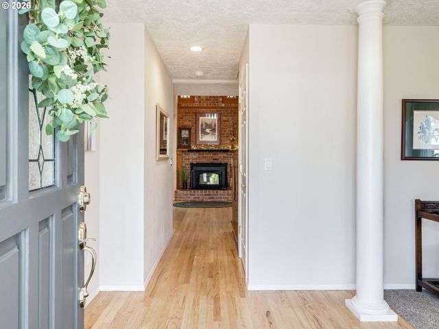 2145 Nw CHRYSTAL Dr, Mc Minnville, OR 97128