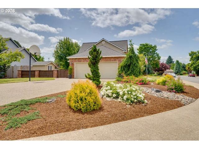 2145 Nw CHRYSTAL Dr, Mc Minnville, OR 97128