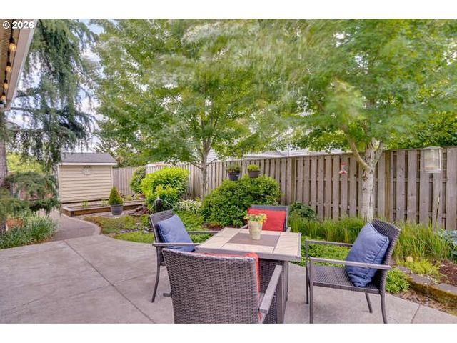 2145 Nw CHRYSTAL Dr, Mc Minnville, OR 97128