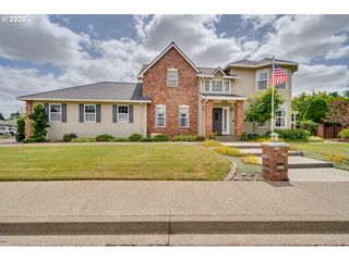 2145 Nw CHRYSTAL Dr, Mc Minnville, OR 97128