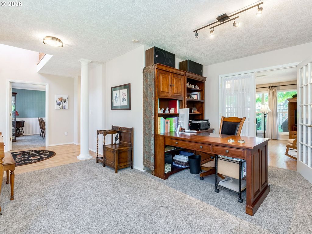 Image 10 of property listing at 2145 Nw CHRYSTAL Dr, Mc Minnville, OR 97128