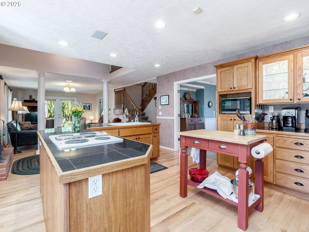 Image 20 of property listing at 2145 Nw CHRYSTAL Dr, Mc Minnville, OR 97128