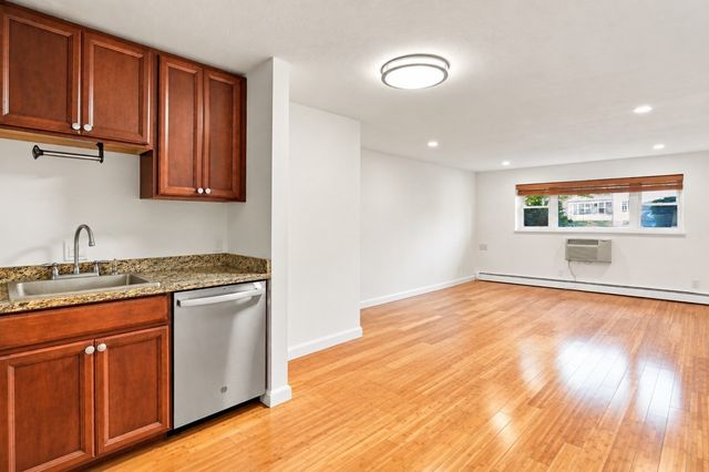 41 Warren St B2, Waltham, MA 02453