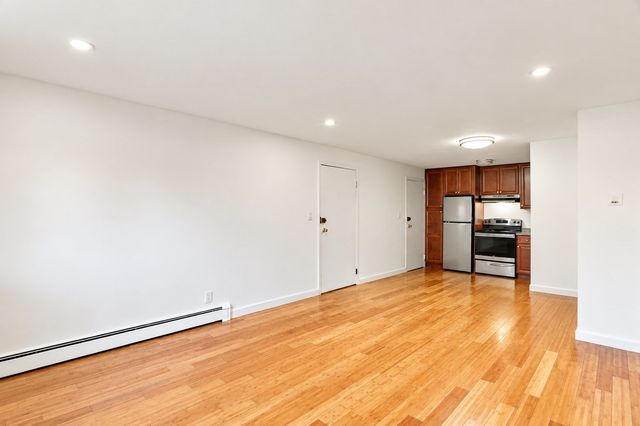 41 Warren St B2, Waltham, MA 02453