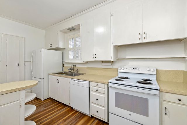 15 Warren Court, Sumter, SC 29150