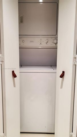 690 SW 1st Ct 1716, Miami, FL 33130