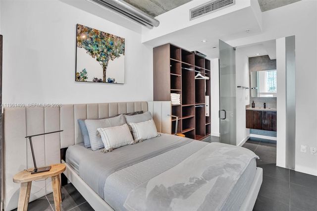 690 SW 1st Ct 1716, Miami, FL 33130