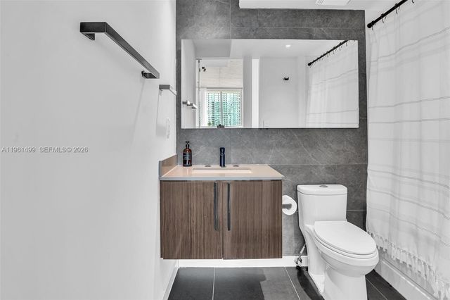 690 SW 1st Ct 1716, Miami, FL 33130