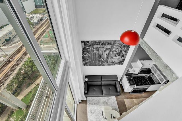 690 SW 1st Ct 1716, Miami, FL 33130