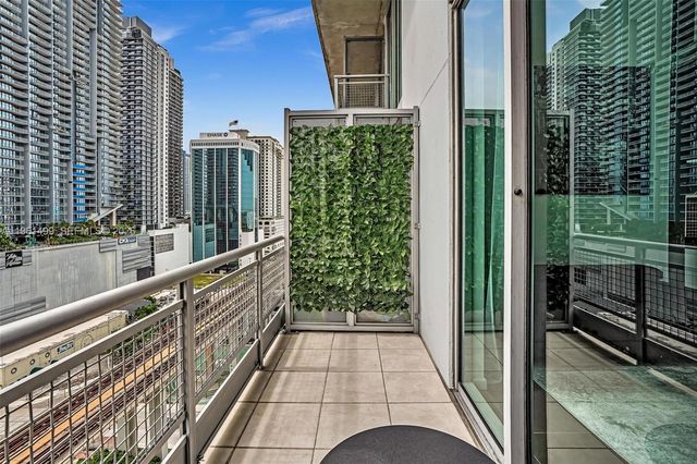 690 SW 1st Ct 1716, Miami, FL 33130