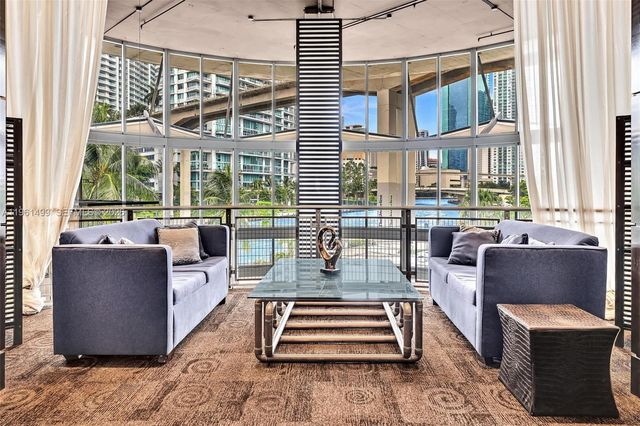 690 SW 1st Ct 1716, Miami, FL 33130