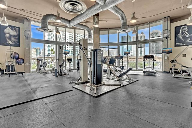 690 SW 1st Ct 1716, Miami, FL 33130