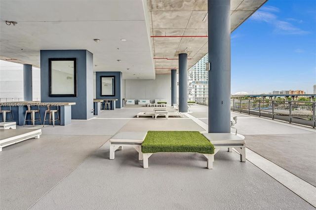 690 SW 1st Ct 1716, Miami, FL 33130