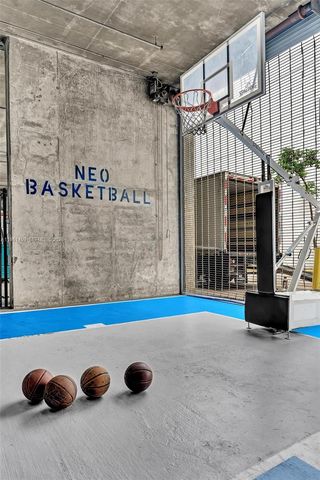 690 SW 1st Ct 1716, Miami, FL 33130