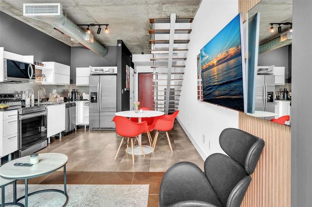 690 SW 1st Ct 1716, Miami, FL 33130