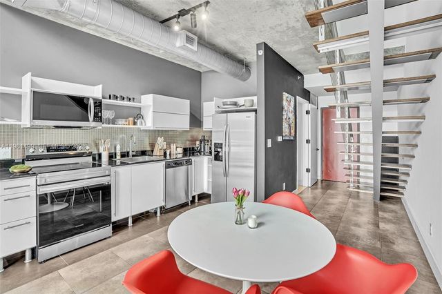 690 SW 1st Ct 1716, Miami, FL 33130