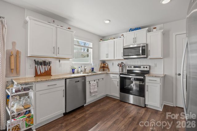83 Malcolm Court, Candler, NC 28715