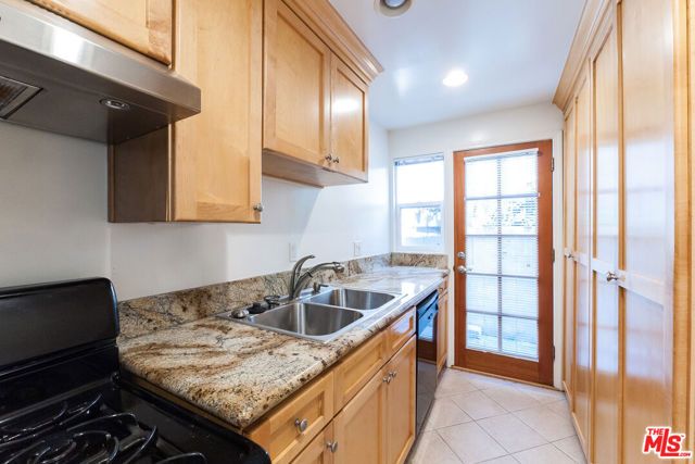 1155 N Clark Street 1, West Hollywood, CA 90069