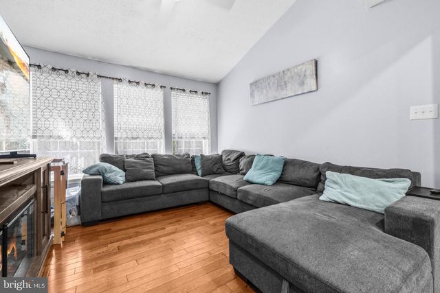 220 FOXTREE DR, Glen Burnie, MD 21061