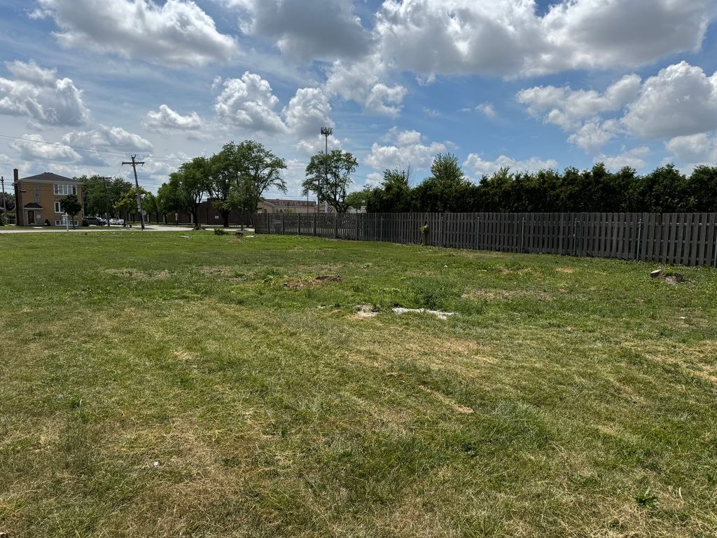 8268 W Lawrence Avenue W, Norridge, IL 60706