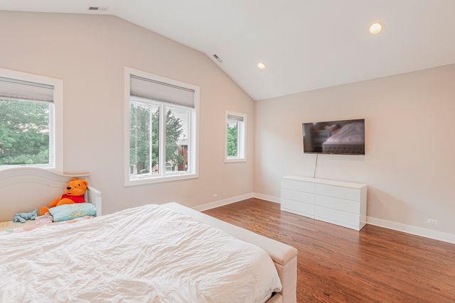 3832 S Emerald Avenue, Chicago, IL 60609