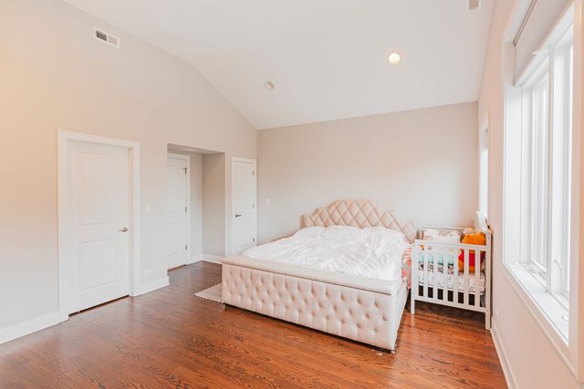 3832 S Emerald Avenue, Chicago, IL 60609