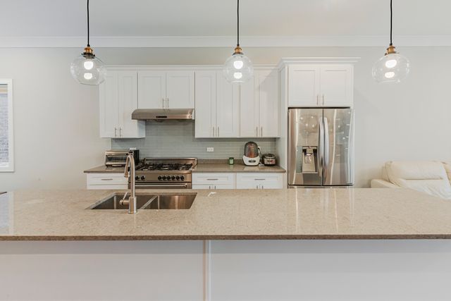 3832 S Emerald Avenue, Chicago, IL 60609