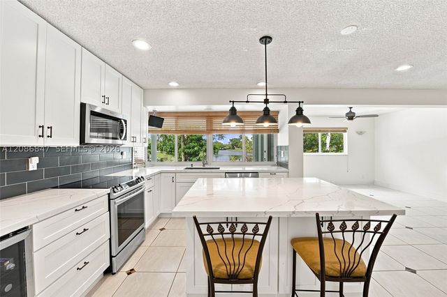 511 NW 104th Ave, Plantation, FL 33324