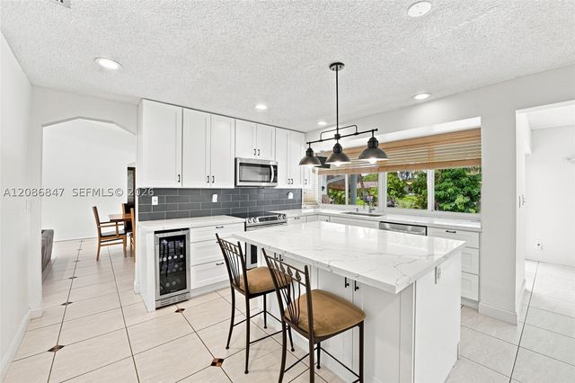 511 NW 104th Ave, Plantation, FL 33324