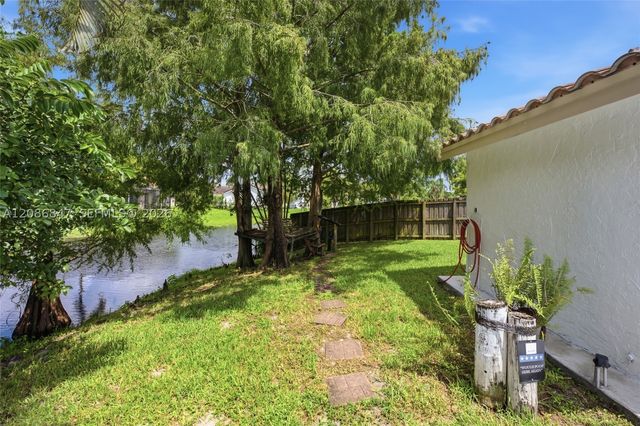511 NW 104th Ave, Plantation, FL 33324
