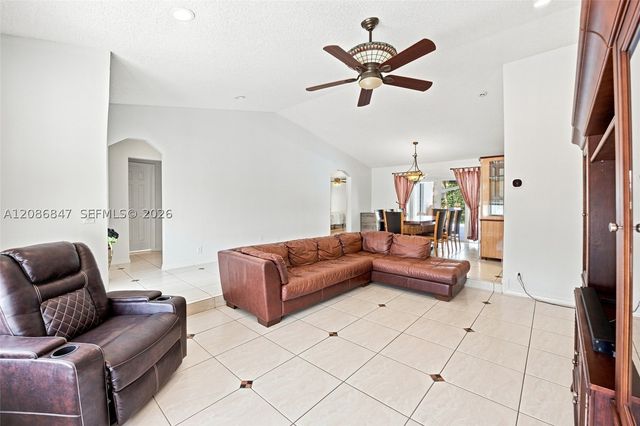 511 NW 104th Ave, Plantation, FL 33324