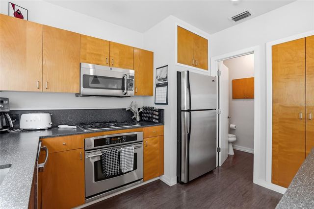 106 FAREHAM PLACE N, St Petersburg, FL 33701