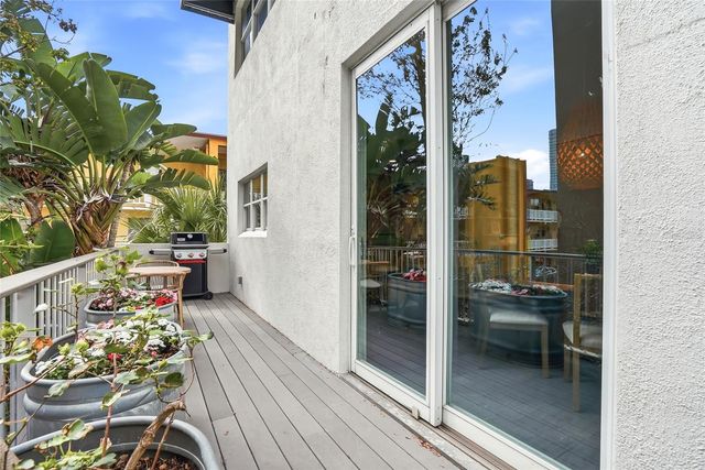 106 FAREHAM PLACE N, St Petersburg, FL 33701