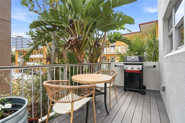 106 FAREHAM PLACE N, St Petersburg, FL 33701