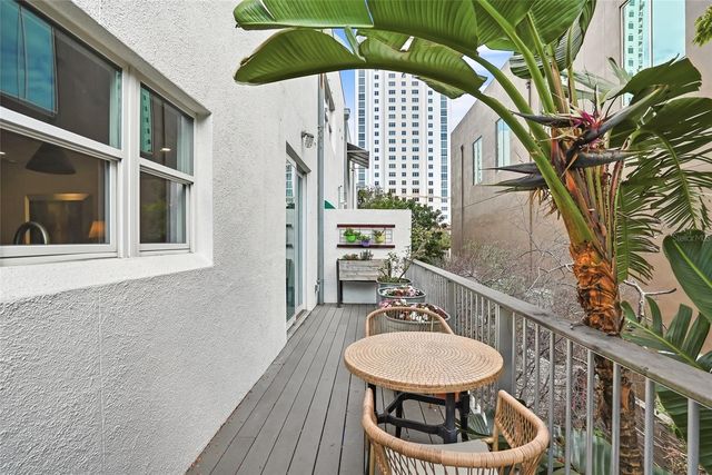 106 FAREHAM PLACE N, St Petersburg, FL 33701